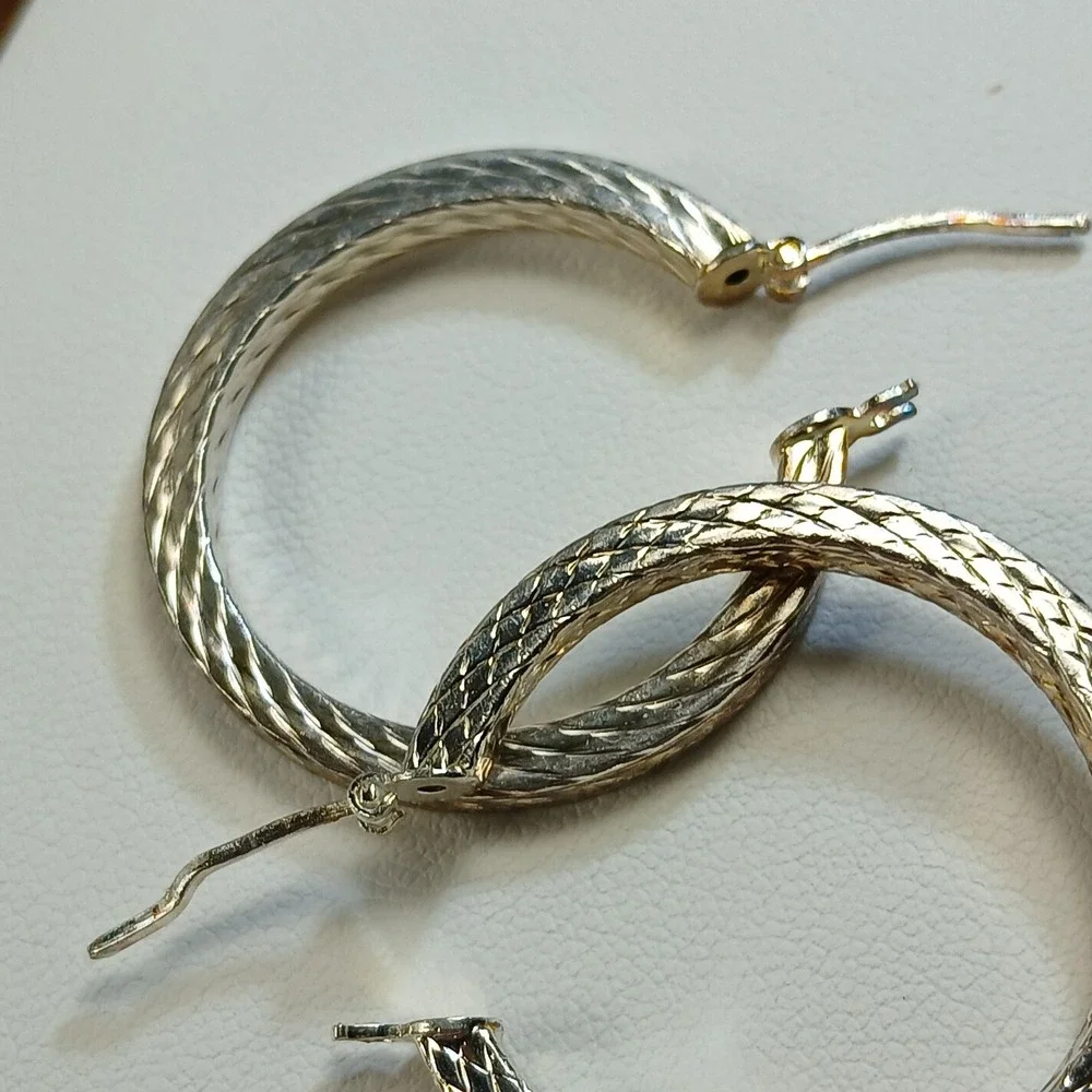 Vintage 1990s Sterling Silver Textured Diamond Cut Hoop Earrings Thailand 1.25